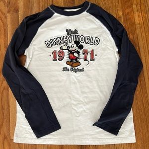 Men’s EUC long sleeved heavy duty Disney T-shirt Sz M
